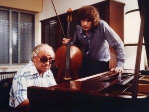 Joaquin Rodrigo with Julian Lloyd Webber (copyright applies)